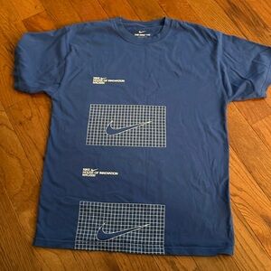 Men’s Nike Small tshirt. Great condition!